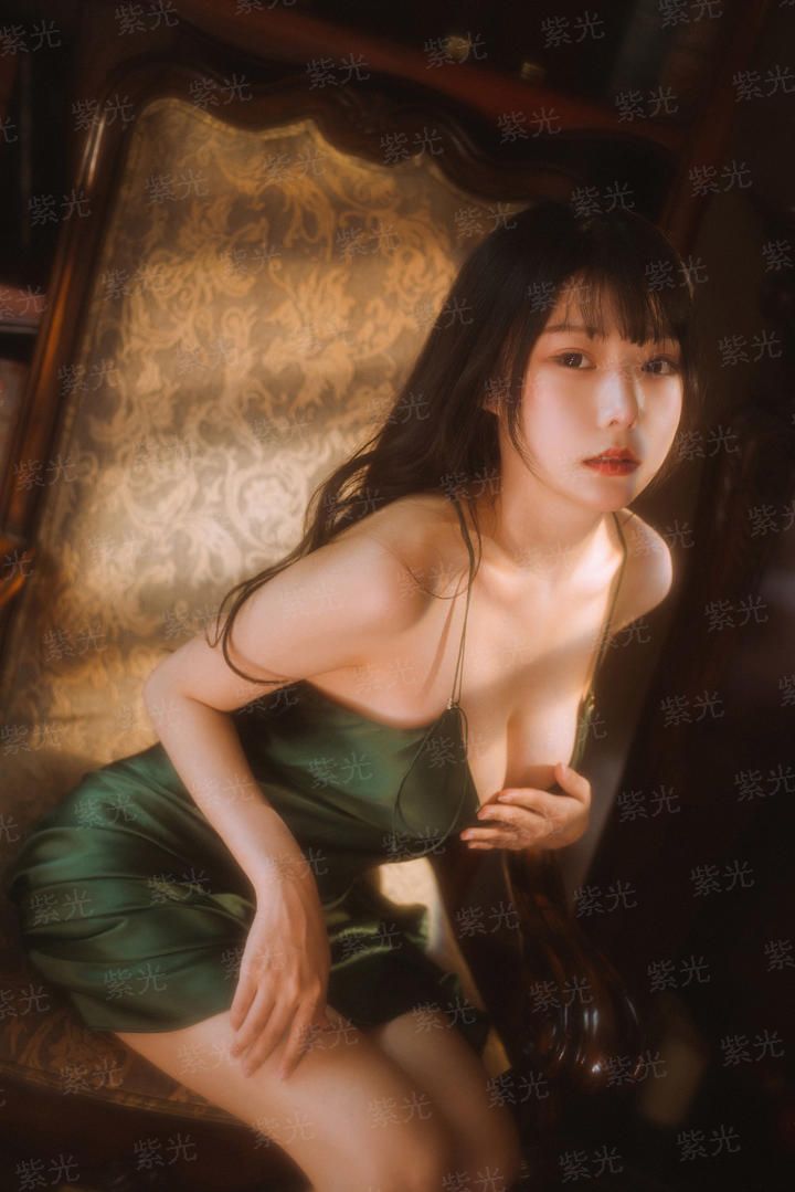 深宫寻影