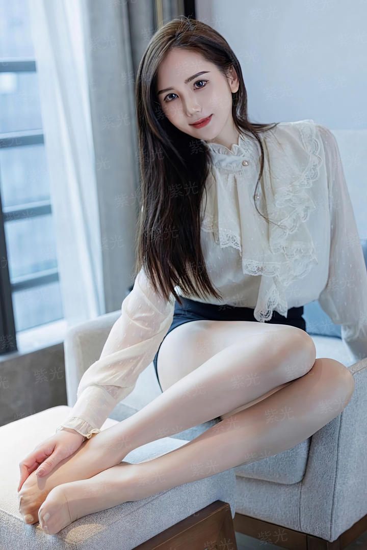 美女的纯情特工