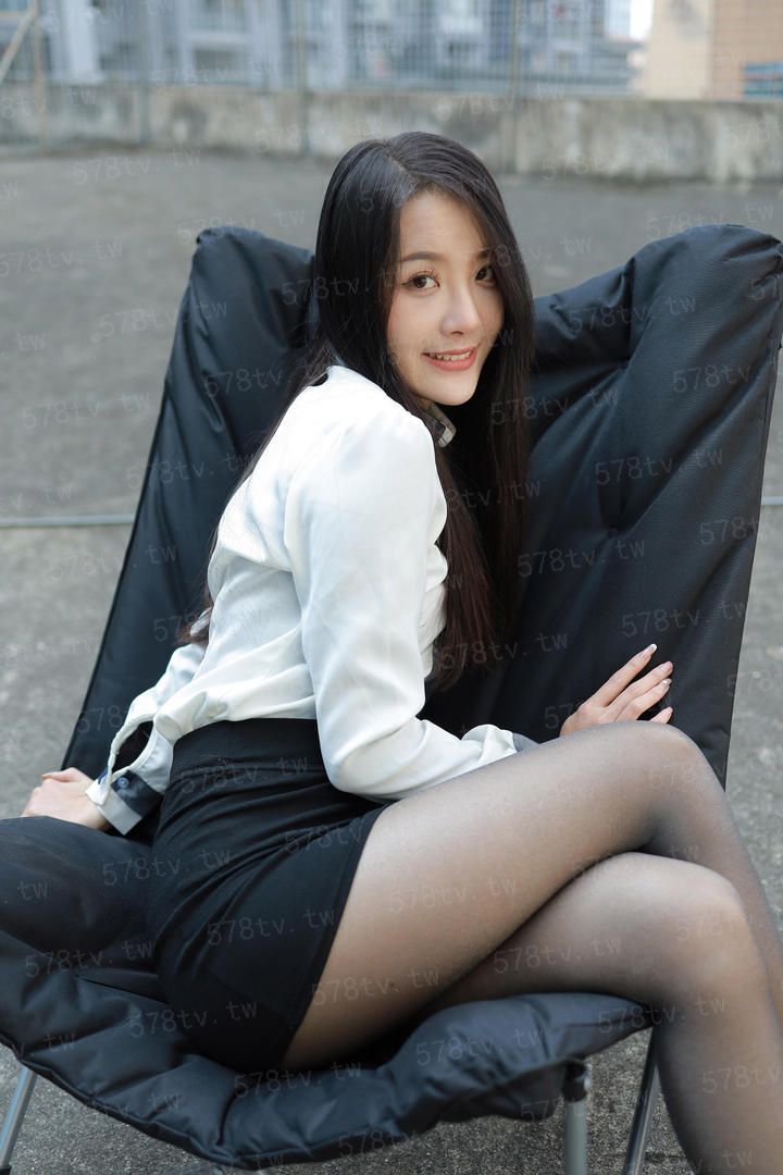 白色银发精灵
