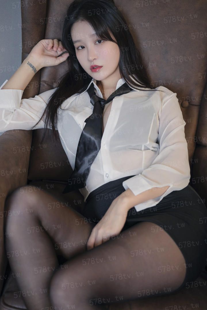 戏法师神笔一挥，美女就从画中走了出来#戏法师