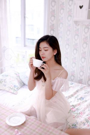 炮灰原配逆袭手册［快穿］