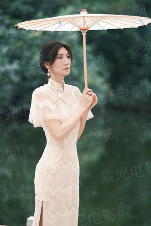 南北回归不平行
