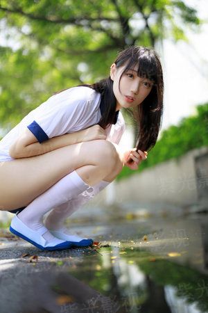 六颗牙齿晒太阳